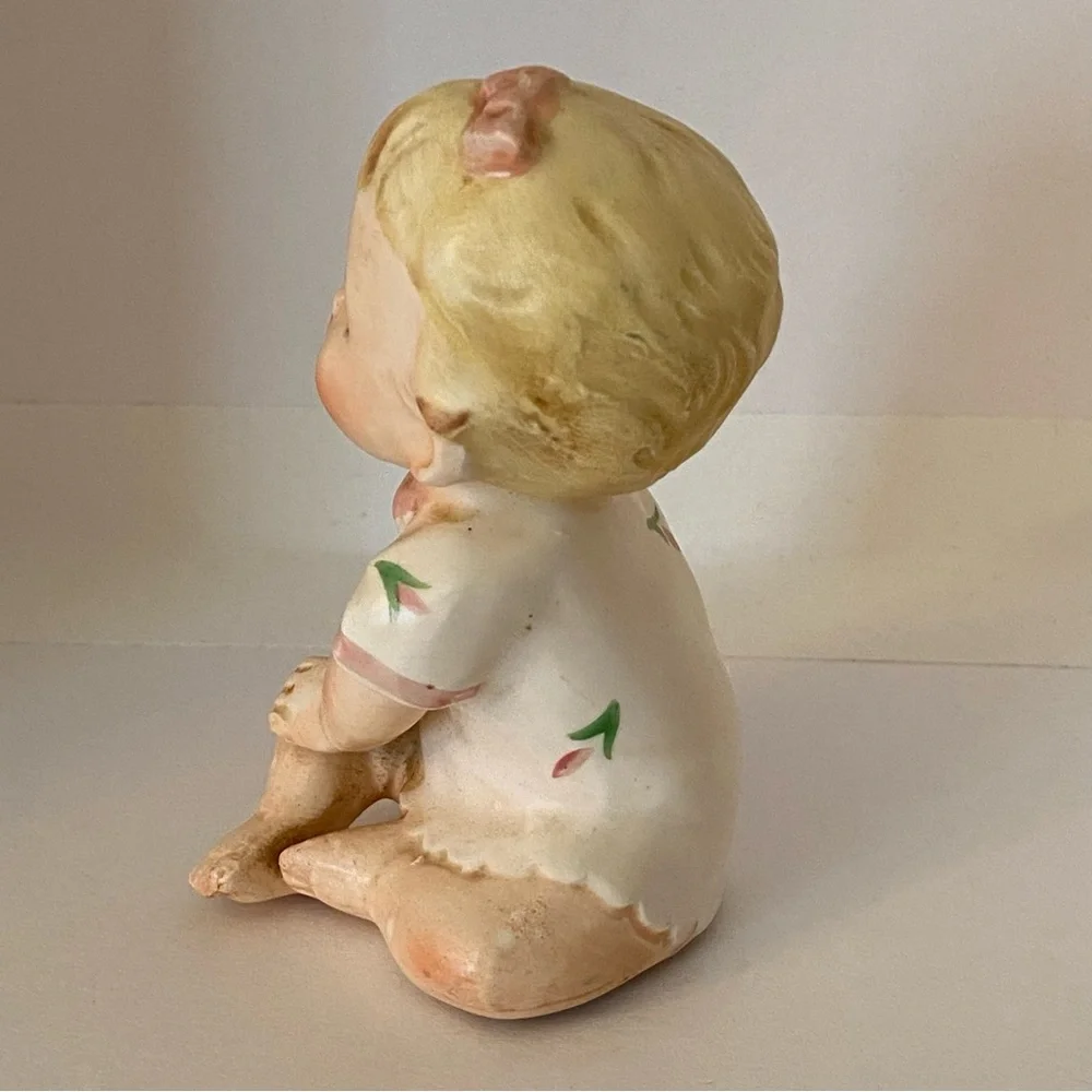 N/A vintage sitting